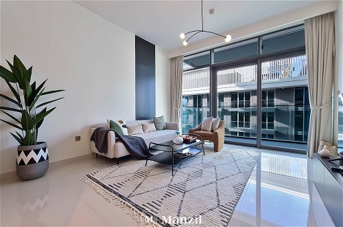Photo 11 - Stylish 2BR in Emaar Beach Front w/ Private Beach