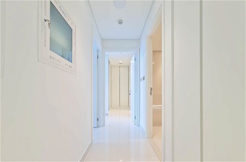 Foto 29 - Stylish 2BR in Emaar Beach Front w/ Private Beach