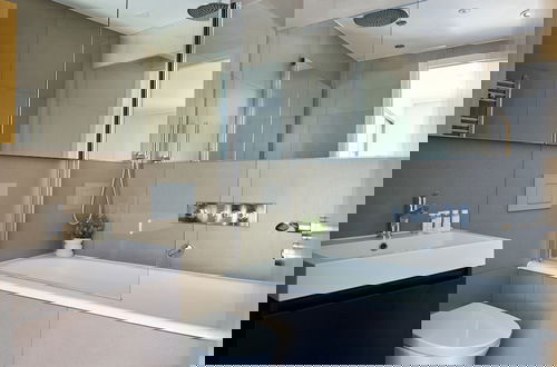 Photo 10 - Kew Bridge by Viridian Apartments