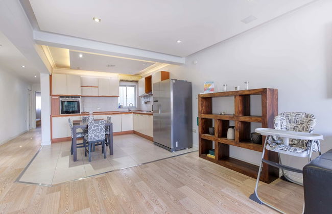 Seafront Apartment - Foto 10