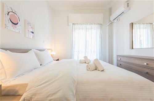Photo 11 - Bright 2 Bdrm apt in the Heart of Athens