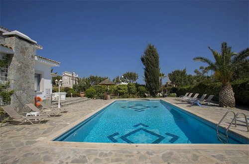 Foto 4 - Mazeri in Protaras With 5 Bedrooms and 4 Bathrooms