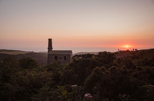 Photo 22 - K2 Kudhva Treehouse Cabin for 2 in Tintagel