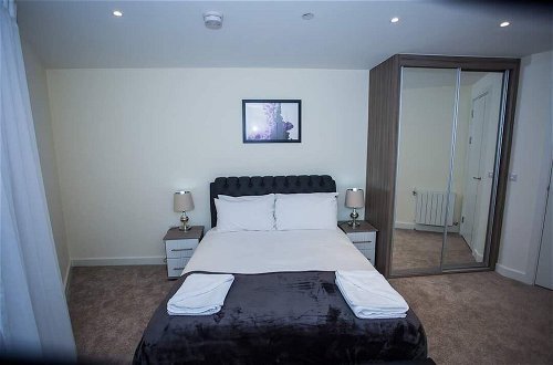 Photo 16 - PREMIUM WOOLWICH 2 BED APARTMENT