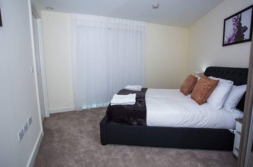 Photo 13 - PREMIUM WOOLWICH 2 BED APARTMENT