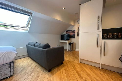 Foto 7 - Stunning 1-bed Studio in Pudsey