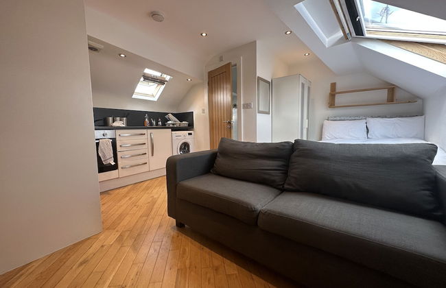 Stunning 1-bed Studio in Pudsey - Photo 6
