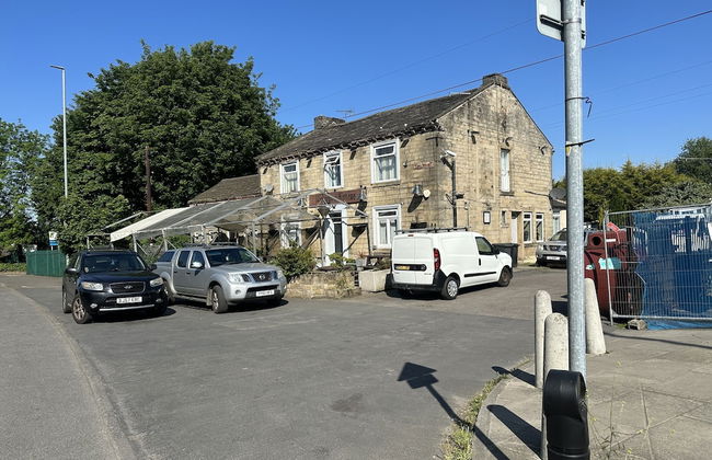 Stunning 1-bed Studio in Pudsey - Photo 11