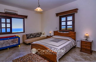 Photo 2 - Away-from-it-all, Exceptional Sea Views Sleeps 10