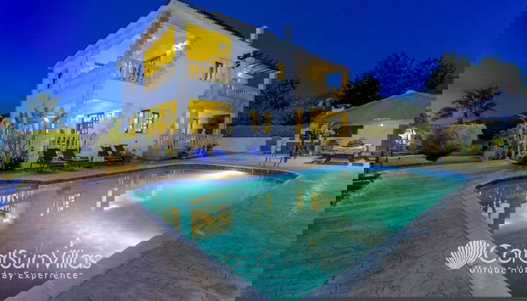 Foto 1 - Away-from-it-all, Exceptional Sea Views Sleeps 10