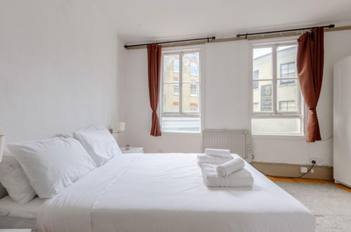 Photo 6 - 2BD Flat With Private Balcony - Shoreditch