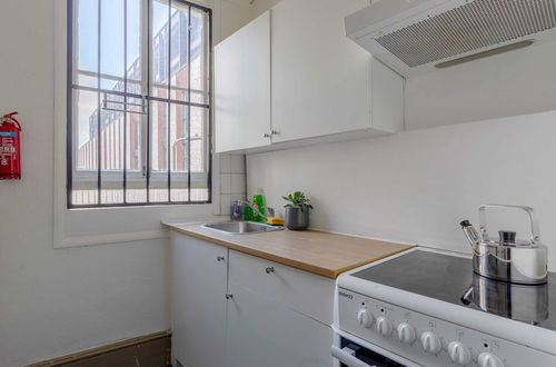 Photo 12 - 2BD Flat With Private Balcony - Shoreditch