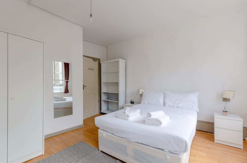 Photo 11 - 2BD Flat With Private Balcony - Shoreditch