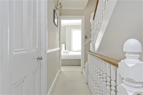 Photo 45 - Stunning 4-bed Family Home With Garden Fulham