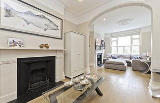 Photo 1 - Stunning 4-bed Family Home With Garden Fulham