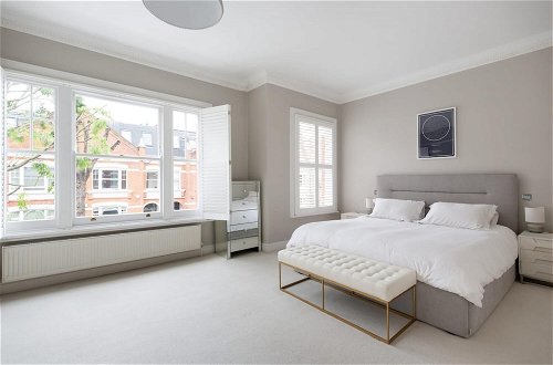 Foto 5 - Stunning 4-bed Family Home With Garden Fulham