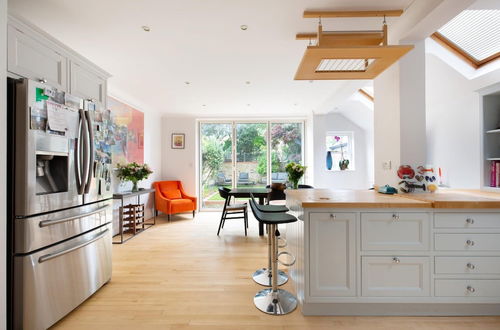 Photo 3 - Stunning 4-bed Family Home With Garden Fulham