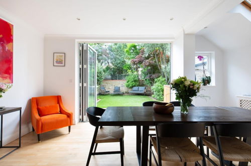 Photo 16 - Stunning 4-bed Family Home With Garden Fulham