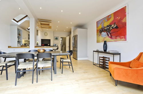 Foto 50 - Stunning 4-bed Family Home With Garden Fulham