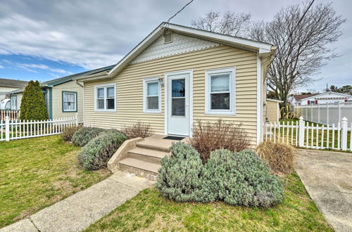 Photo 14 - Cozy Villas Cottage w/ Deck, 1/2 Block to Beach