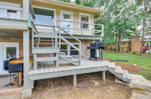 Foto 10 - Waterfront Lakehouse w/ Private Dock & Fire Pit