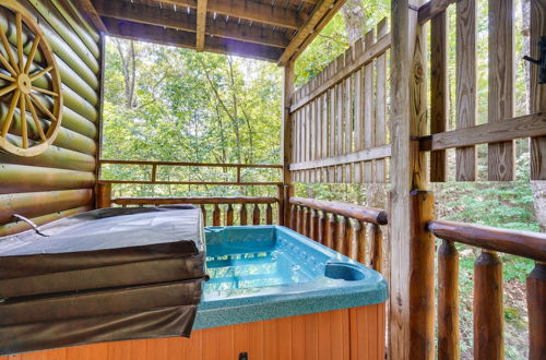 Photo 4 - Family Cabin w/ Private Hot Tub & Game Room