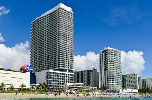 Photo 47 - Beachfront Condo, Hollywood