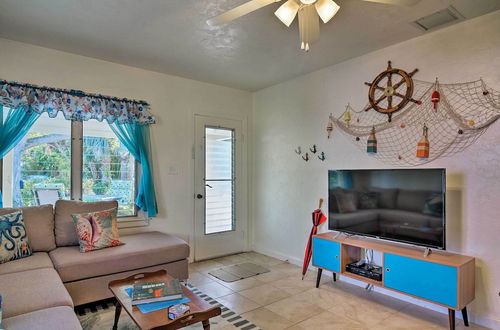 Photo 6 - Treasure Island Vacation Rental - Pet Friendly