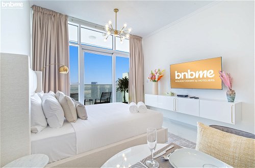 Photo 2 - ST-Carson Tower-2807 by bnbme homes