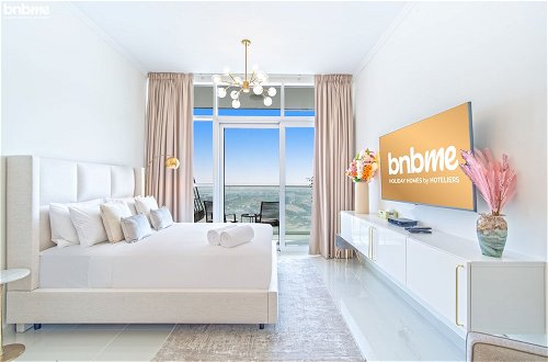 Photo 3 - ST-Carson Tower-2807 by bnbme homes