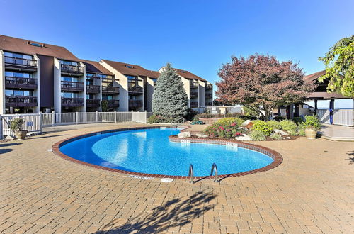 Photo 7 - Port Clinton Condo w/ Community Pool & Hot Tub