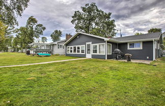 Photo 1 - Waterfront Houghton Lake Cabin W/private Dock