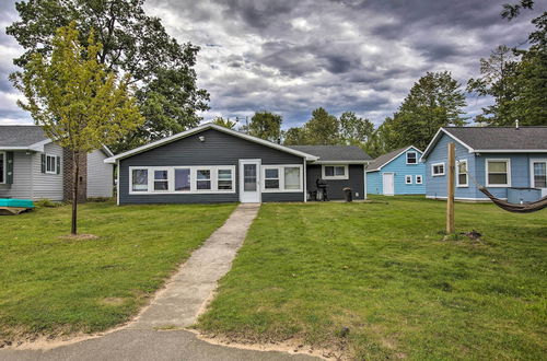 Photo 12 - Waterfront Houghton Lake Cabin W/private Dock