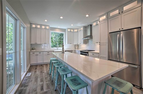 Photo 16 - Bright & Airy Home: Chef's Kitchen & Pro Decor