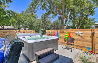 Foto 1 - Cozy Retreat w/ Hot Tub & Fire Pit: Close to Main