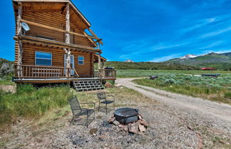 Photo 1 - Cabin w/ Fire Pit, Views & Bbq: 18 Mi to Moab