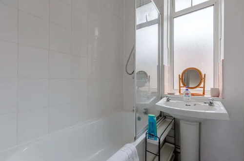 Photo 20 - Bright & Spacious 2BD Flat - Hackney