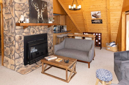Photo 10 - Lazy Bear Lodge on 5 Acres w/ Mountain Views