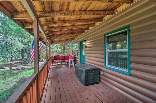 Foto 4 - Woodsy Pinetop Cabin + Deck & Separate Casita