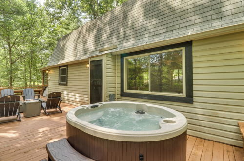 Photo 26 - Fully Renovated Broadway Cabin w/ Private Hot Tub