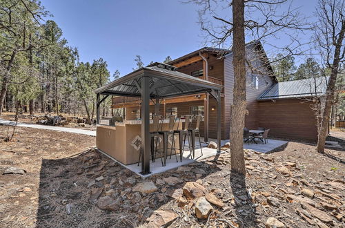 Photo 4 - Spacious Pinetop-lakeside Home W/hot Tub on 1 Acre