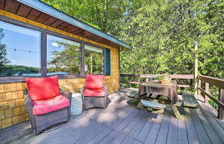 Foto 3 - Lakefront Hideaway w/ Dock, Kayaks, Fire Pit