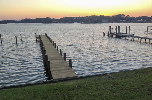 Photo 15 - Romantic Waterfront Abode With Patio & Dock