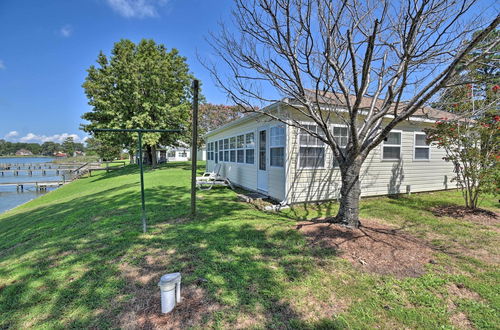 Photo 2 - Romantic Waterfront Abode With Patio & Dock