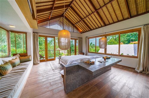 Photo 18 - Villa Kauh - Luxury Tropical 5BR Villa