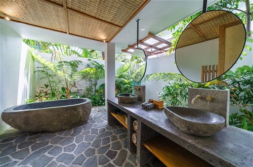 Foto 44 - Villa Kauh - Luxury Tropical 5BR Villa