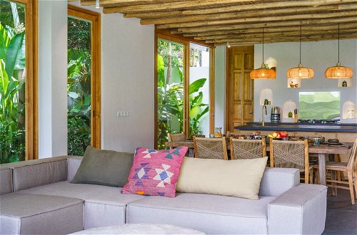 Foto 29 - Villa Kauh - Luxury Tropical 5BR Villa