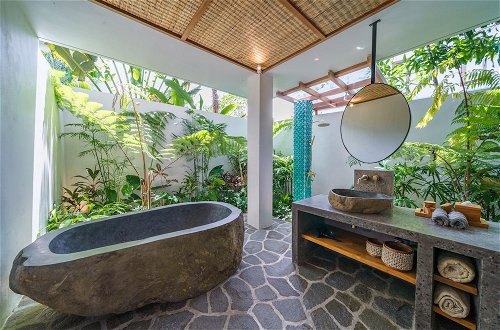 Photo 42 - Villa Kauh - Luxury Tropical 5BR Villa