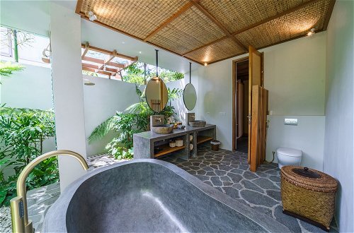 Photo 43 - Villa Kauh - Luxury Tropical 5BR Villa