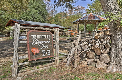 Photo 14 - Custom 'texas Cabin' Studio - 5 Min to Gruene Hall